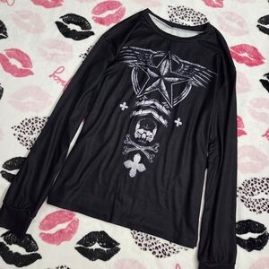 Black & white long sleeve with a faded skull & star design